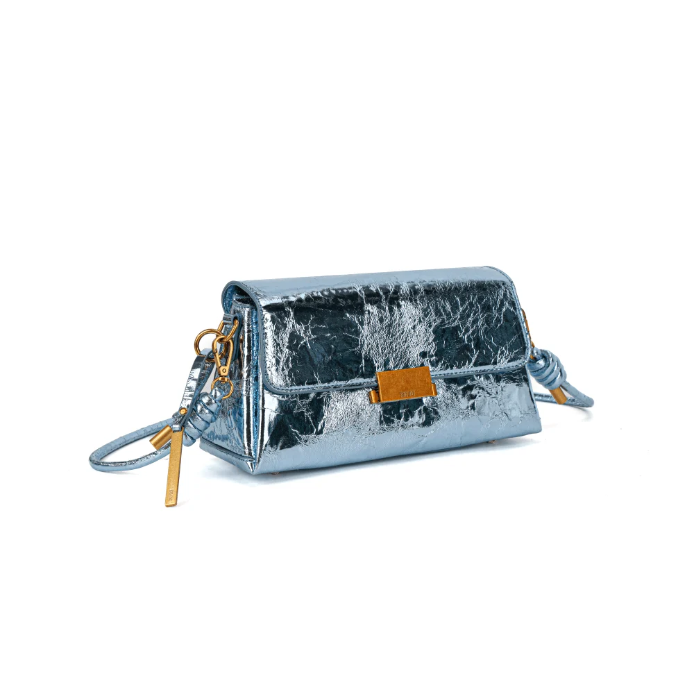 Bolsa Pequena Metalizada Crinkle Azul Claro Alça de Ombro - vista 2 de 6