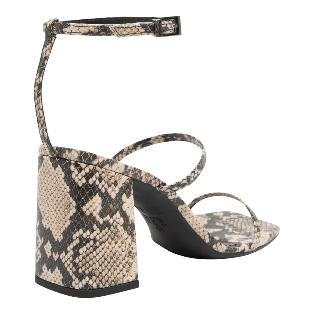 Sandália Lolla Couro Estampa Animal Print Cobra Salto Alto Bloco - vista 4 de 4