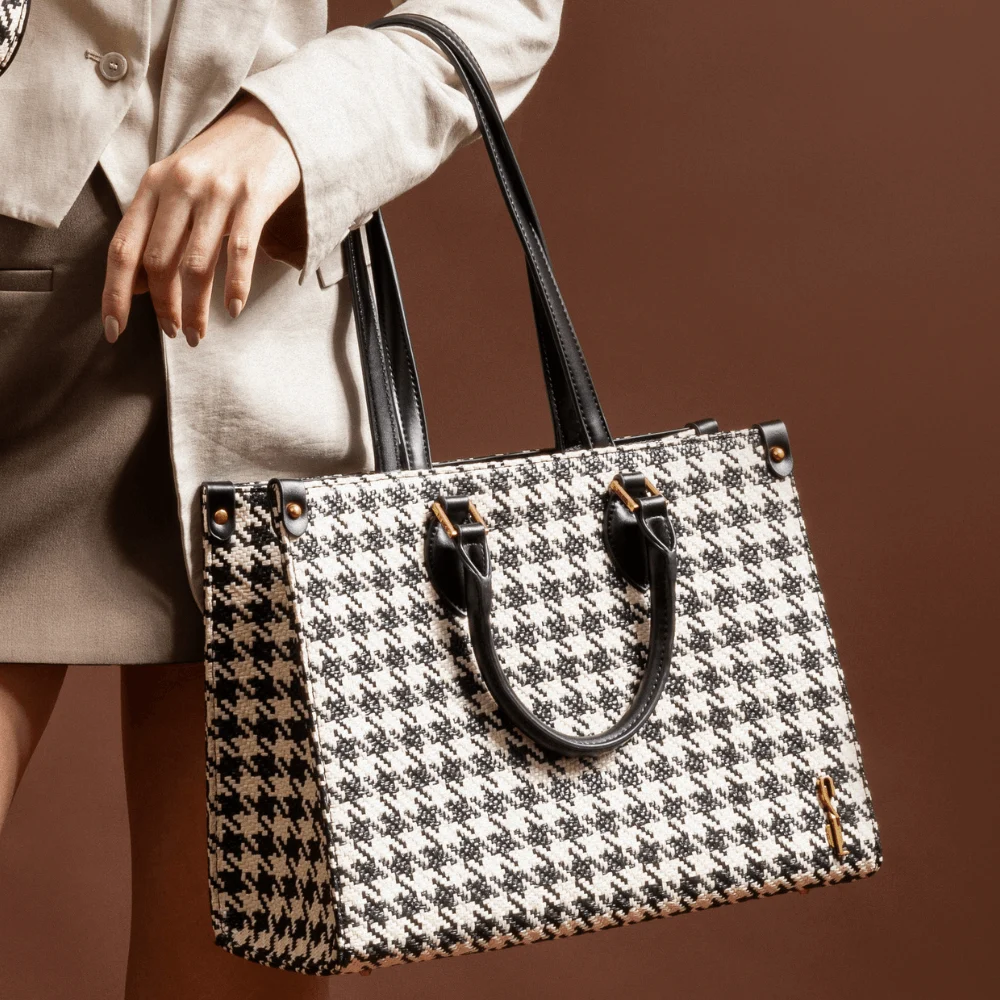 Bolsa Tote Tramado Preta E Branca Alça De Ombro - vista 1 de 4