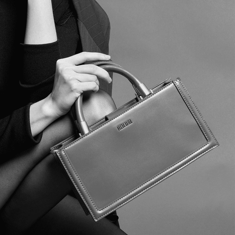 Bolsa Tote Pequena Soft Preta Alça Dupla - vista 7 de 7