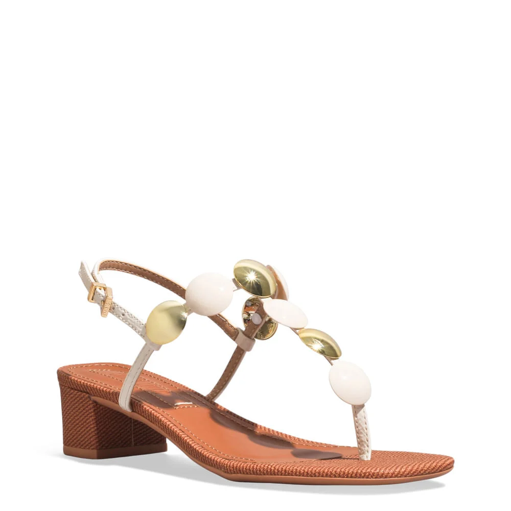 Sandália Verniz Off White Salto Grosso Tachas - vista 2 de 3