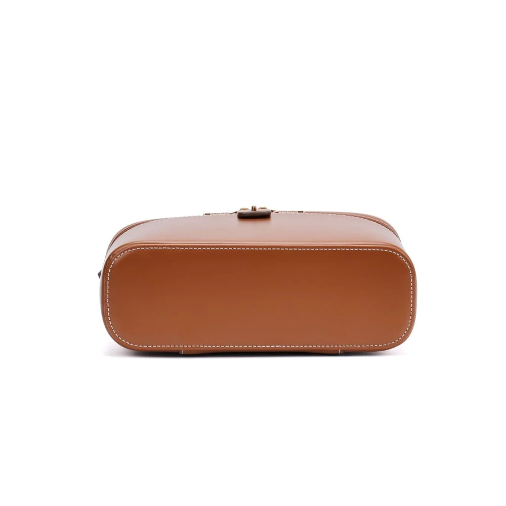 Bolsa Frasqueira Soft Transversal Caramelo - vista 4 de 5