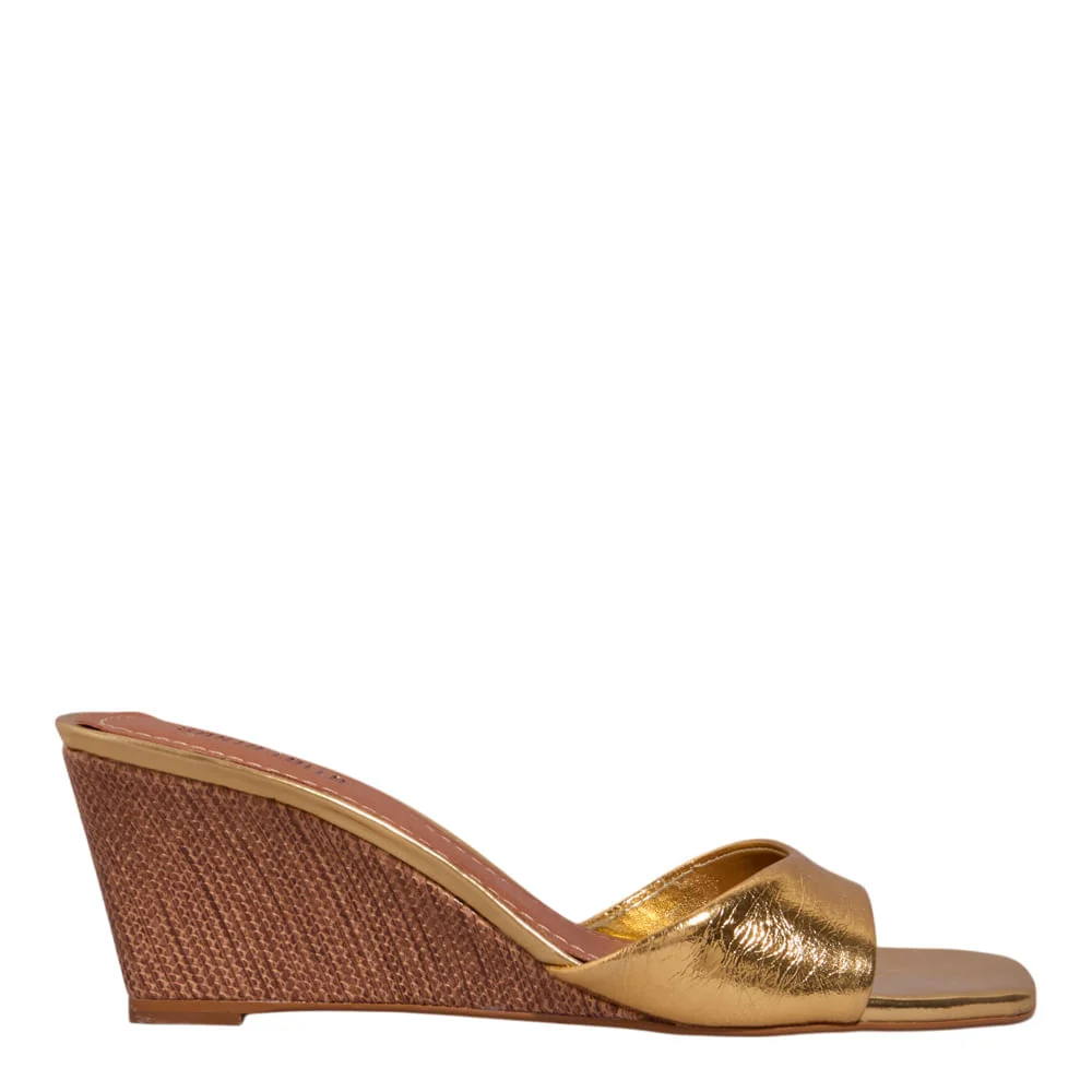 Mule Anabela Couro Metalizado Bico Quadrado Dourado - vista 1 de 3