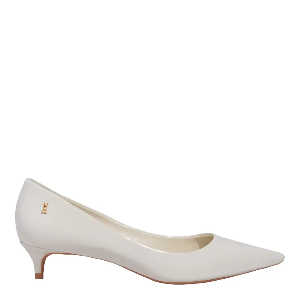 Scarpin Verniz Off White Bico Fino Salto Baixo - vista 1 de 3