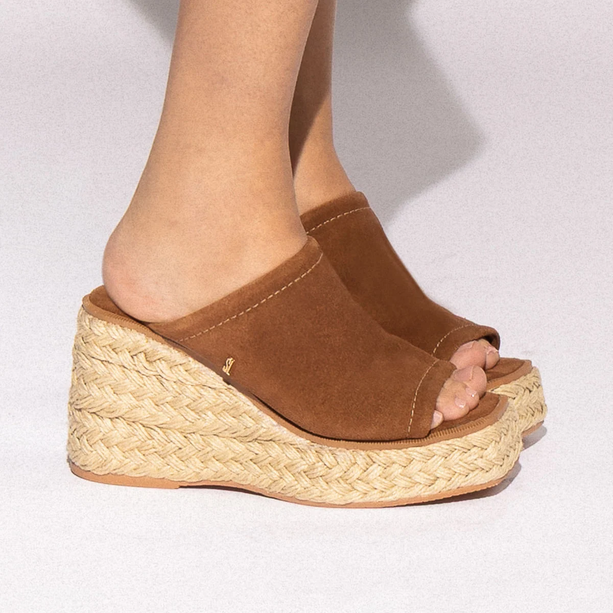 Mule Espadrille Anabela Couro Camurça Marrom - vista 1 de 5