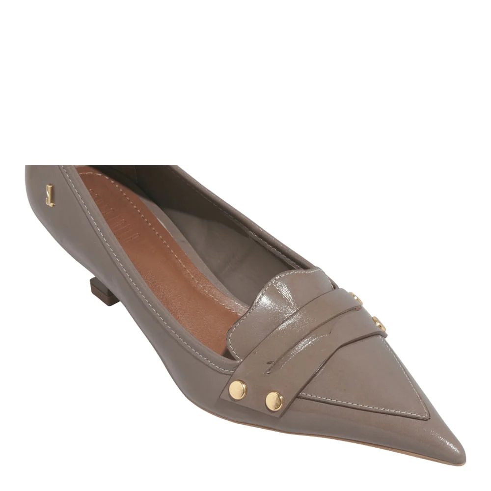 Scarpin Couro Confort Cinza Fog Bico Fino Salto Baixo - vista 4 de 5