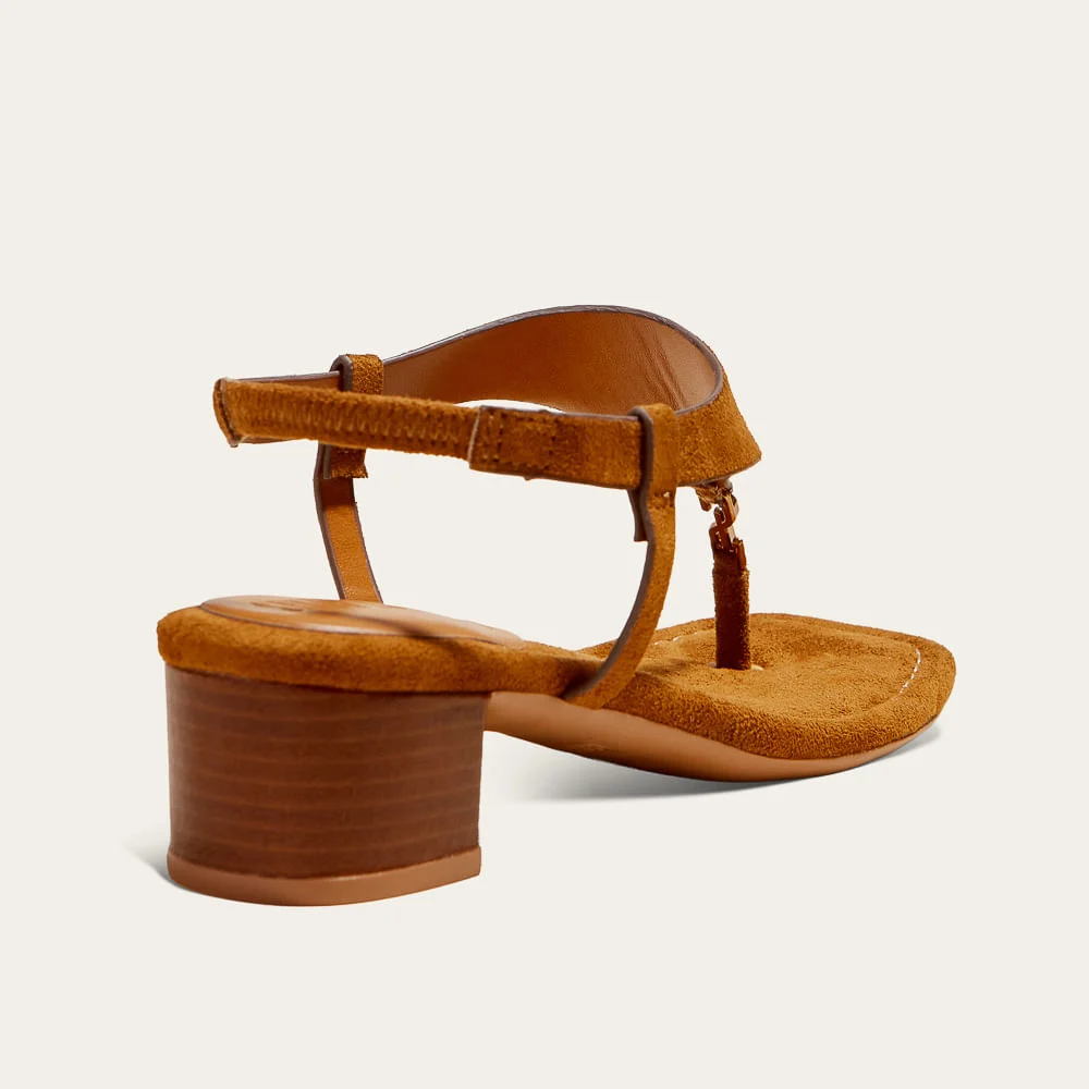 Sandália Thong Suede Marrom Salto Bloco - vista 2 de 4