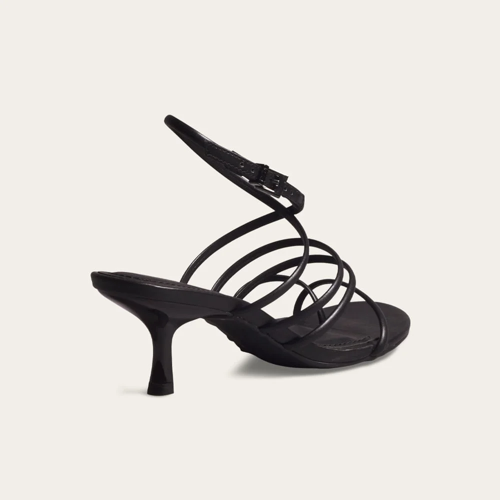 Sandália Napa Soft Tiras Finas Preta Salto Fino - vista 2 de 3