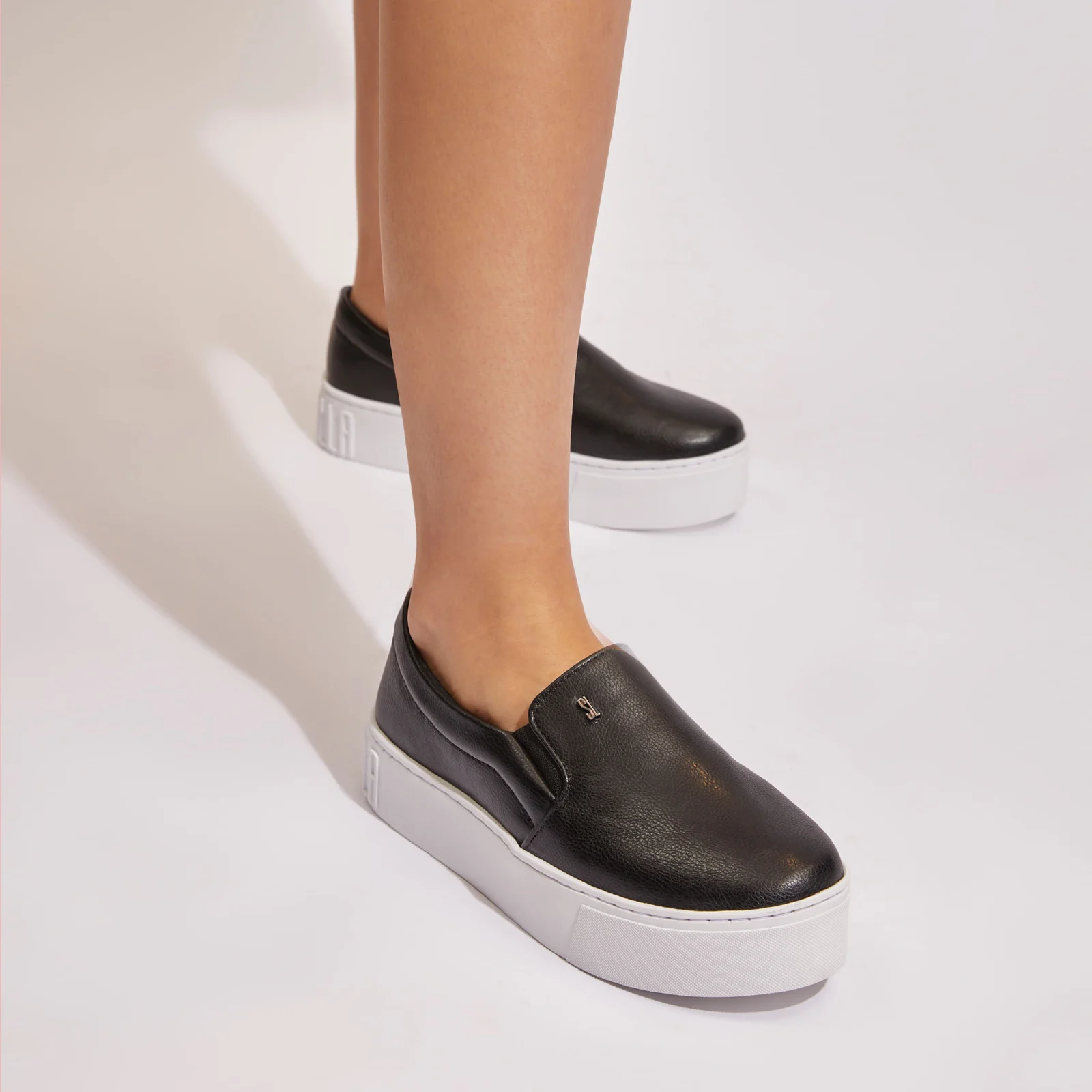 Tênis Slip On Plataforma New Pele Preto - vista 3 de 5