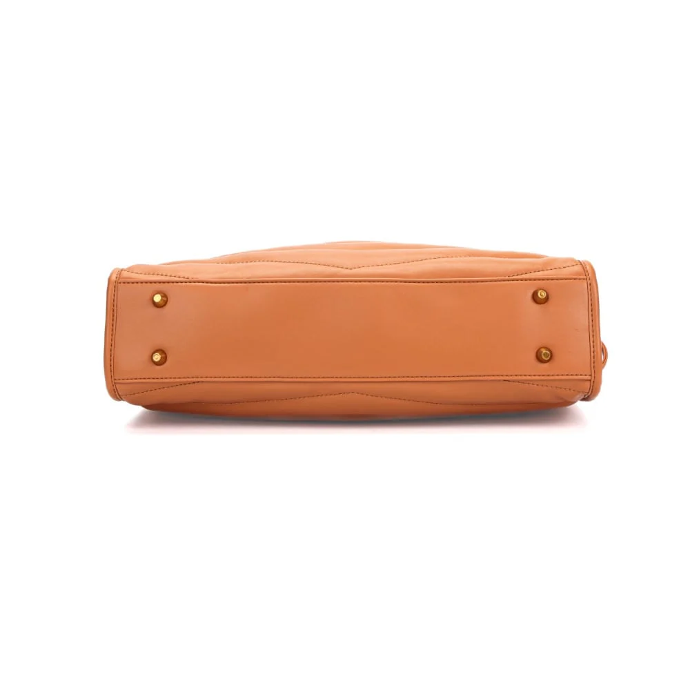 Bolsa Baguete Caramelo Soft Corrente Dourada - vista 6 de 7