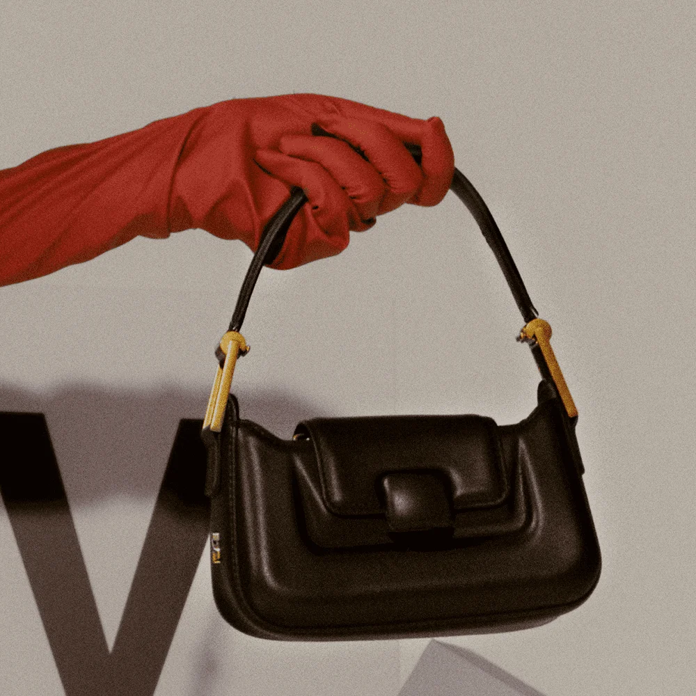Bolsa Pequena Soft Preta Alça Dupla - vista 1 de 10