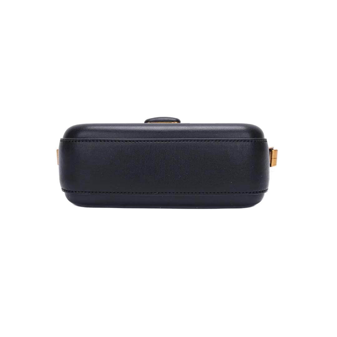 Bolsa Pequena Soft Preta Alça Dupla - vista 8 de 10